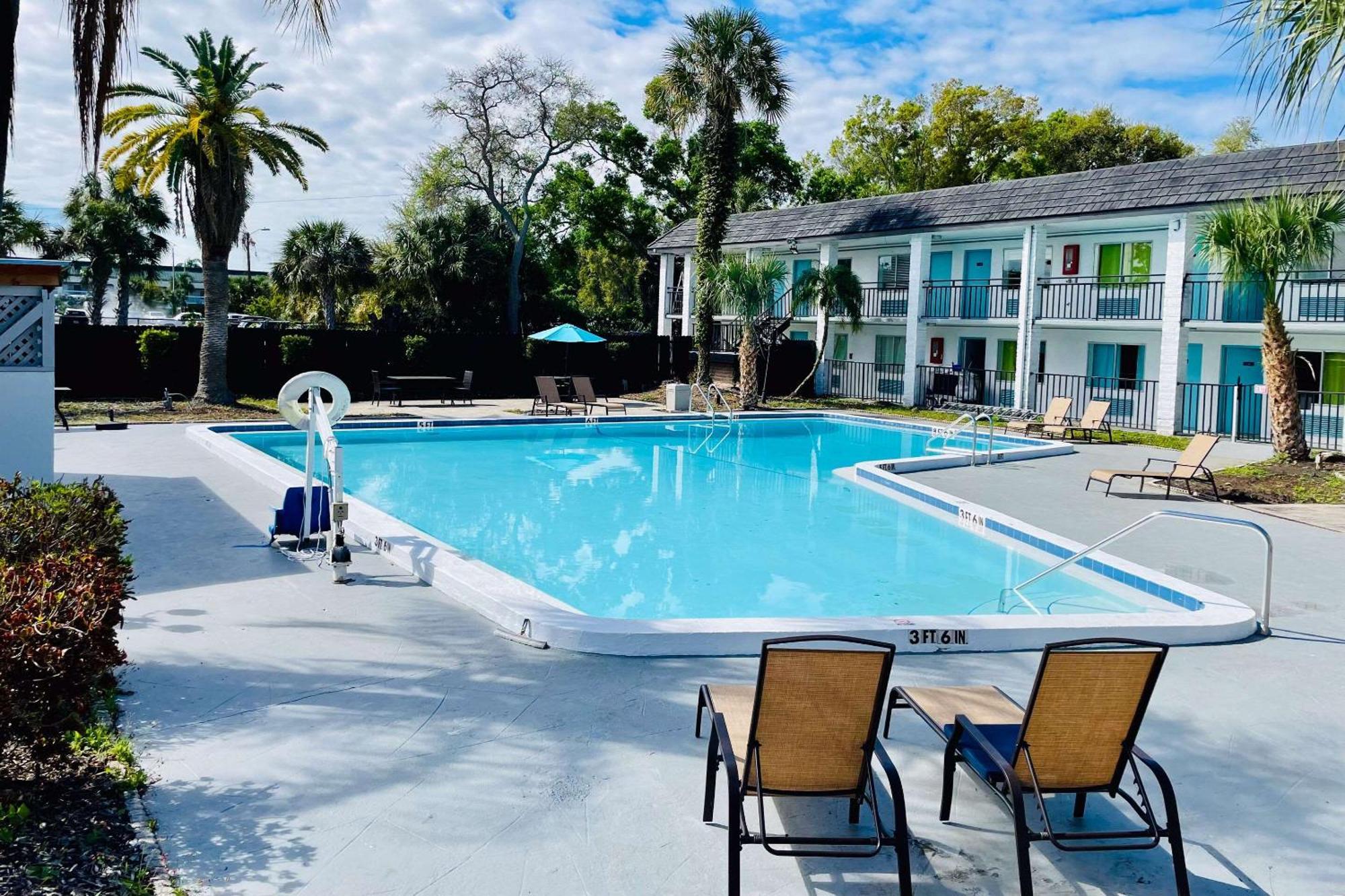 Rodeway Inn Clearwater - Central Exterior foto