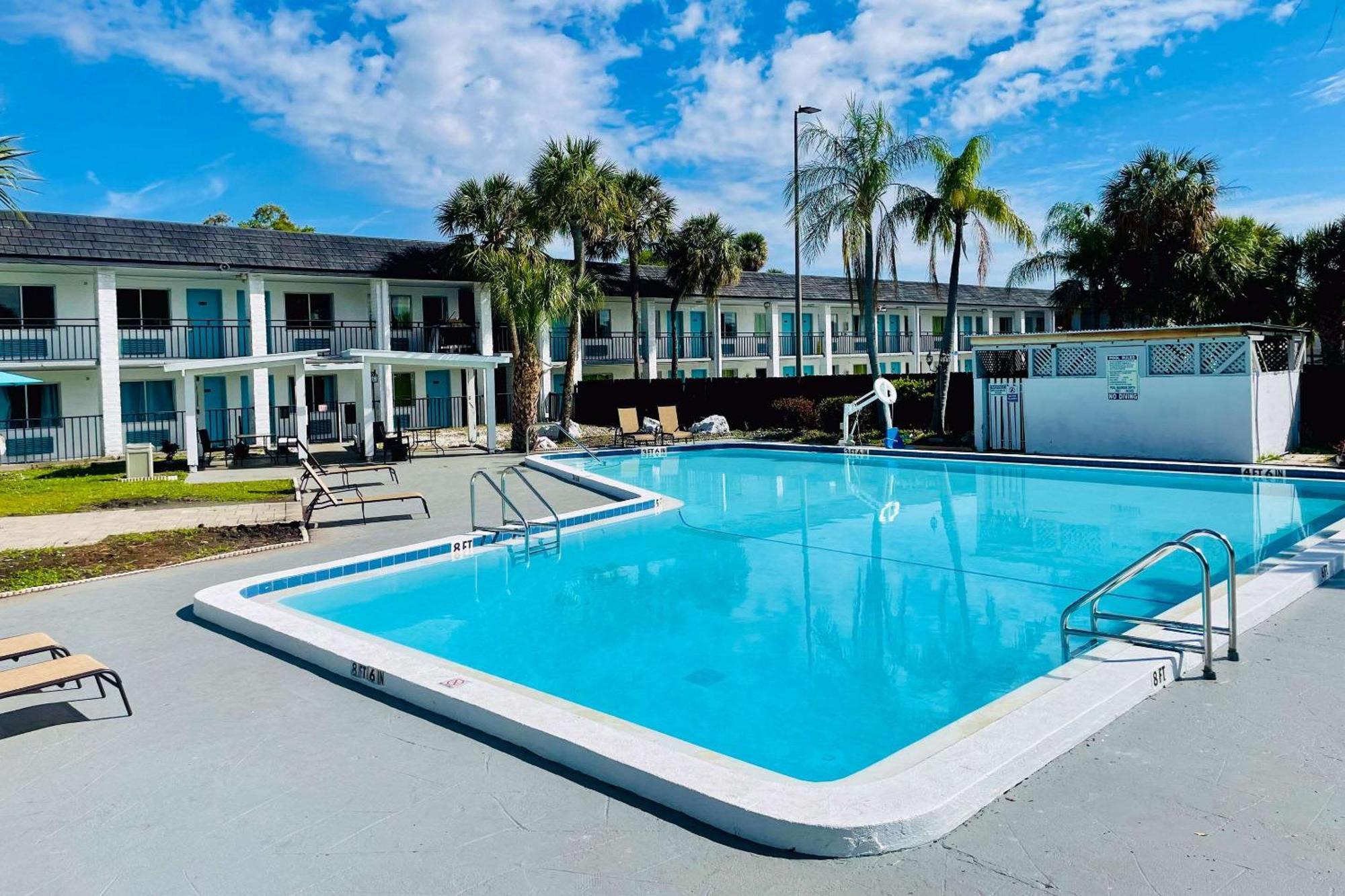 Rodeway Inn Clearwater - Central Exterior foto